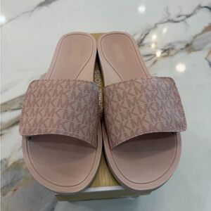 NEW ✨Michael Kors  Pink Wade Slides  size 11